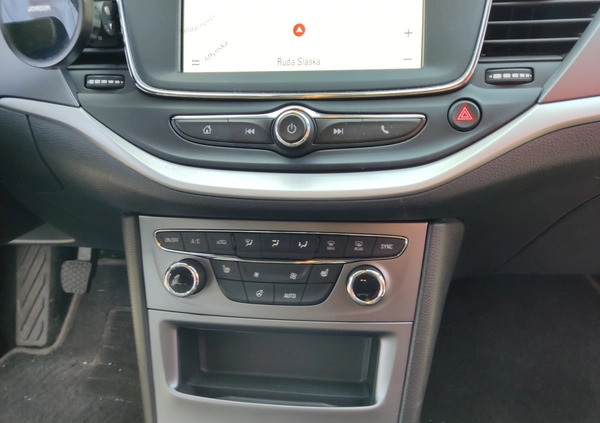 Opel Astra cena 58999 przebieg: 57000, rok produkcji 2021 z Sompolno małe 497